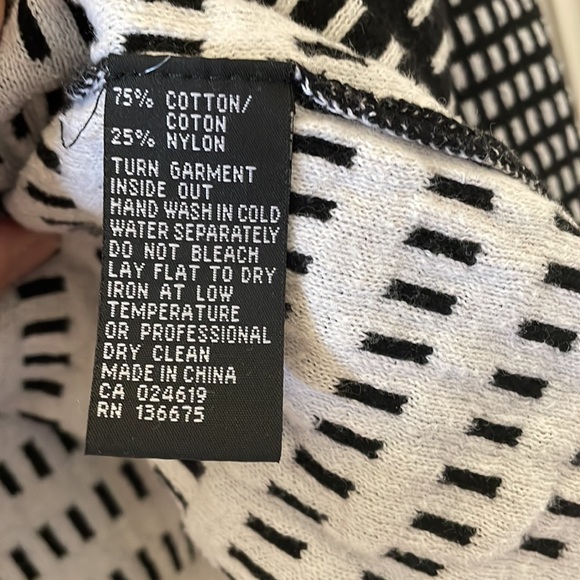 Ladies sweater by Orly. Long sleeve. Size large. - Picture 3 of 4